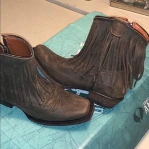 Eight second angel booties size 4kids